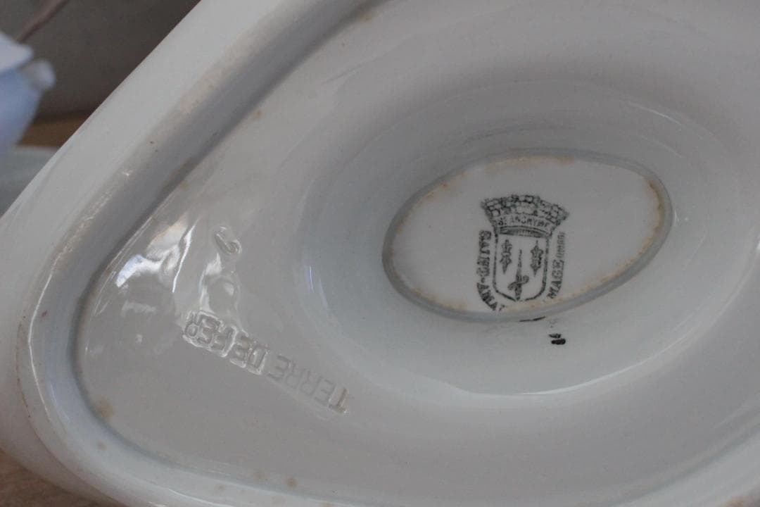 Saint-Amand【サンタマン】白のソーシエール/フランスアンティーク