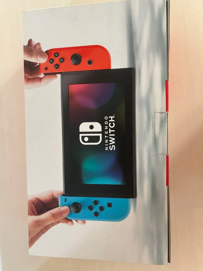 Nintendo Switch 本体 スイッチのカバー付き