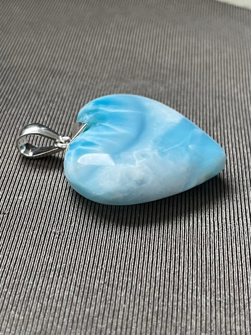 天然石☆高品質！ラリマーハート型ペンダントトップ☆両面違った模様がどちらも美しい