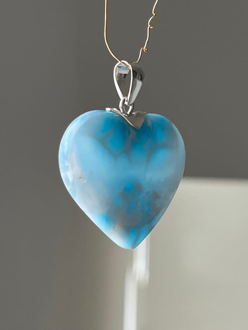 天然石☆高品質！ラリマーハート型ペンダントトップ☆両面違った模様がどちらも美しい