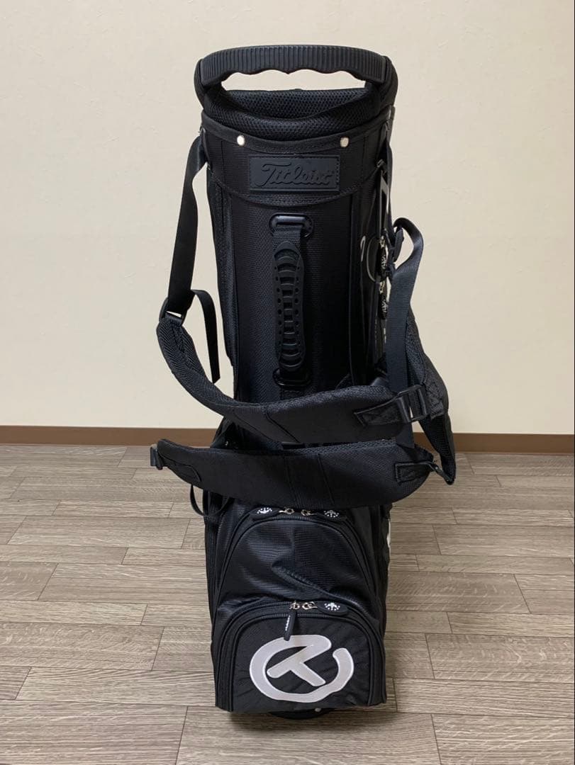 スタンド式キャディバック　大人気のブラックです！パターカバープレゼント付