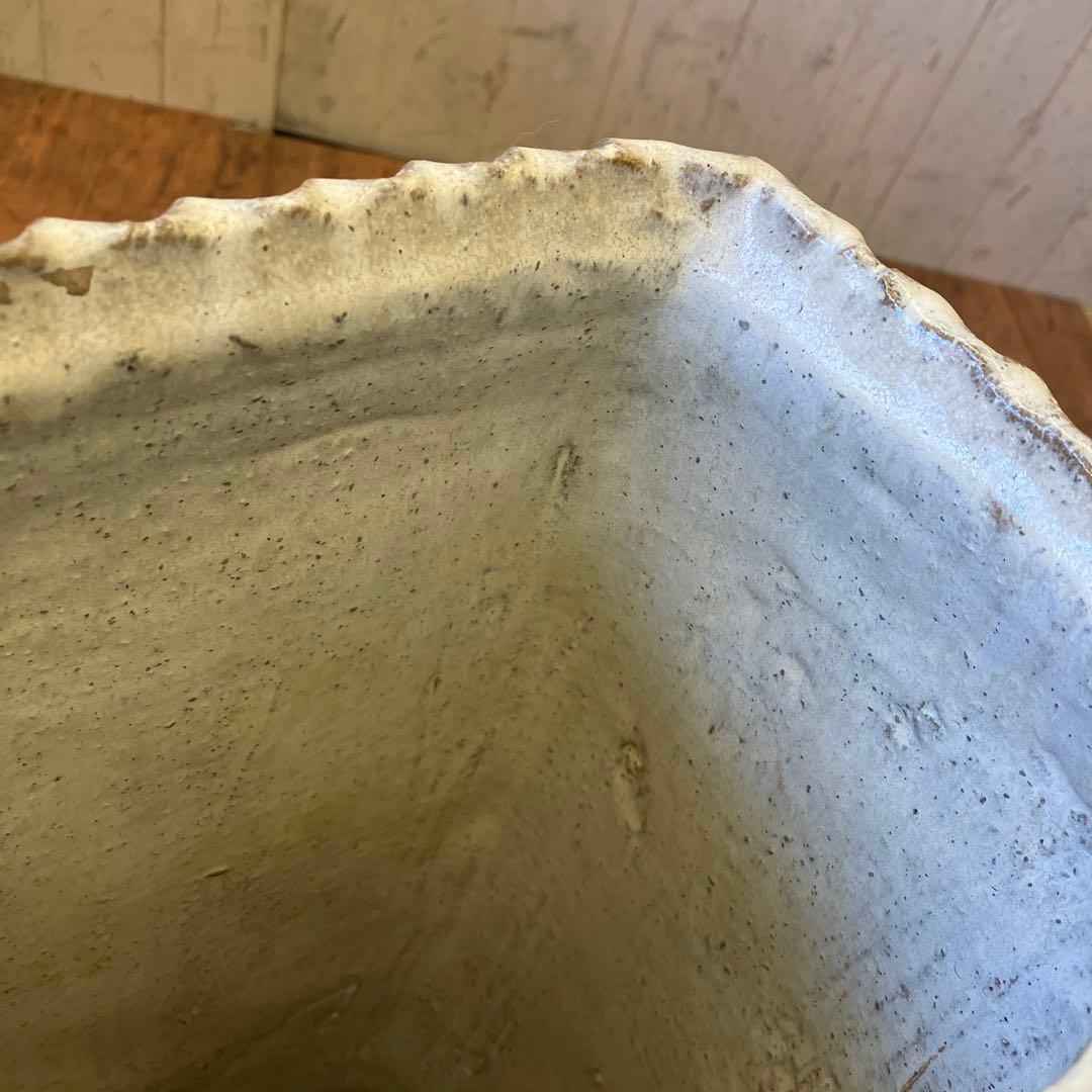 アンティーク モダン 銘入 陶器製 透かし彫り 傘立て 蝶々 玄関 収納