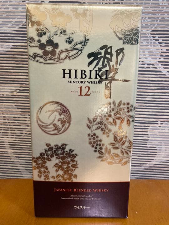 サントリー響 意匠ボトル〈花鳥風月〉