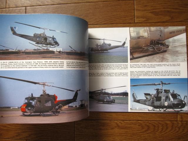 洋書 Walk Around UH-1 Huey Gunships