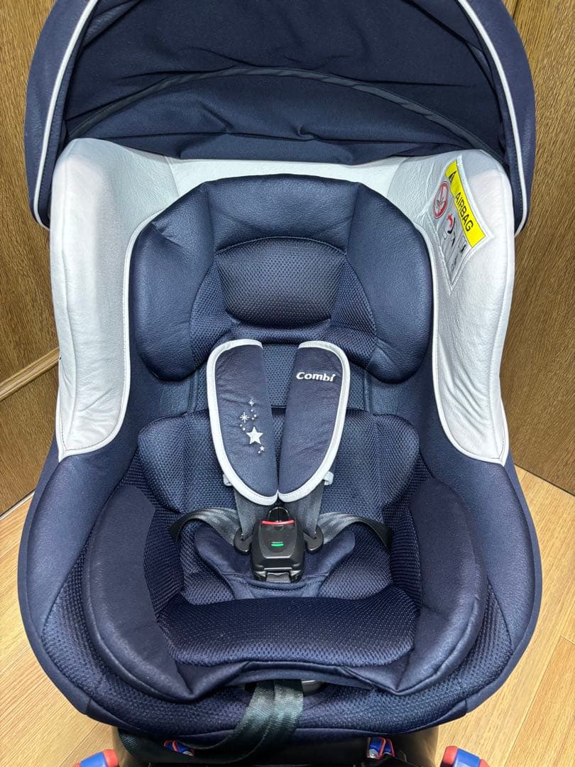 コンビ　クルムーヴ　Simplight　ダイヤモンドネイビー　チャイルドシート