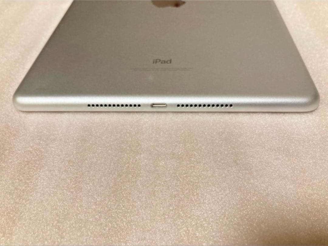 Apple iPad 第5世代 Wi-Fi 32GB シルバー
