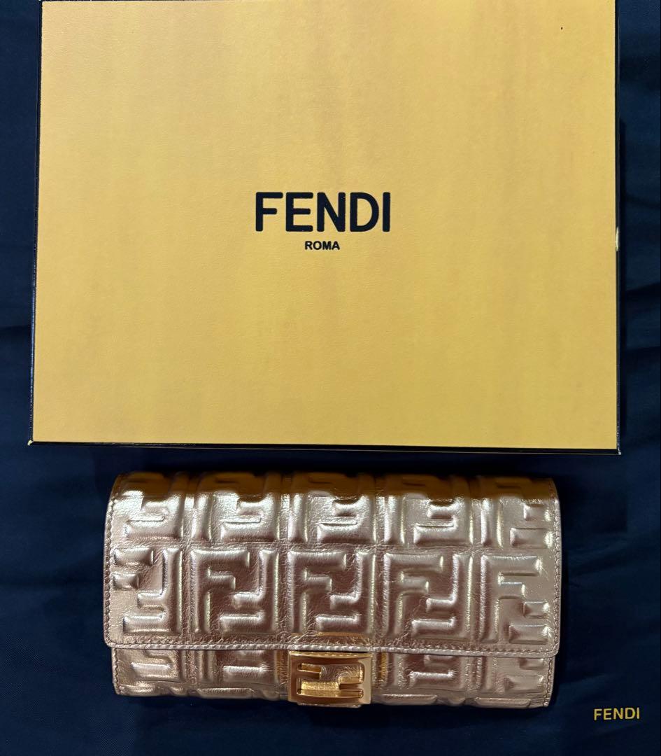 【FENDI 】ゴールド エンボス長財布
