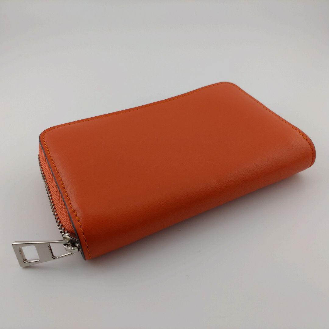 ロエベのカード、ケース