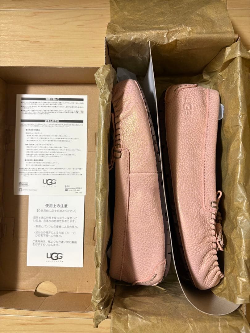 未使用品　UGG モカシン　ローファー