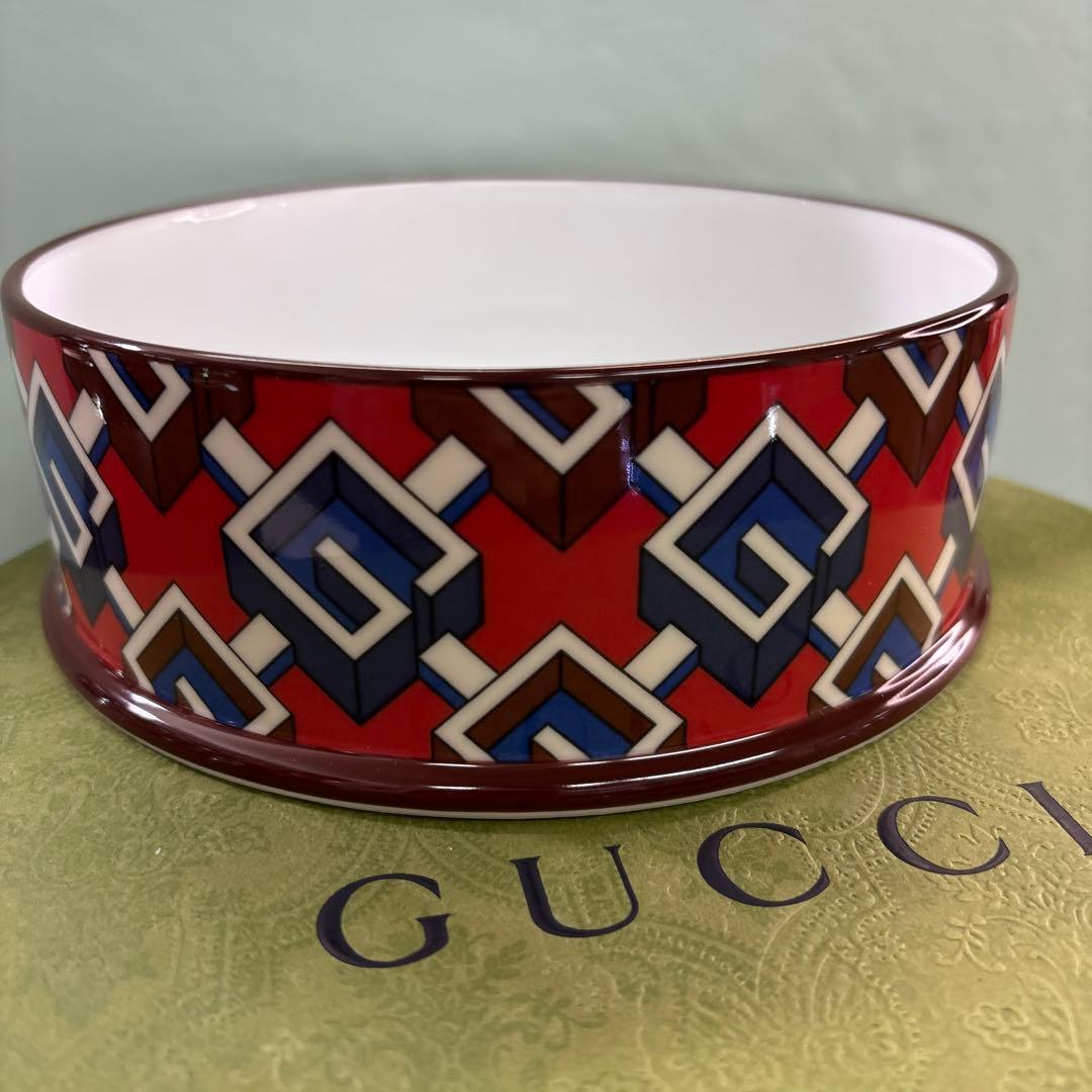 大成。GUCCI 幾何学模様 犬用食器
