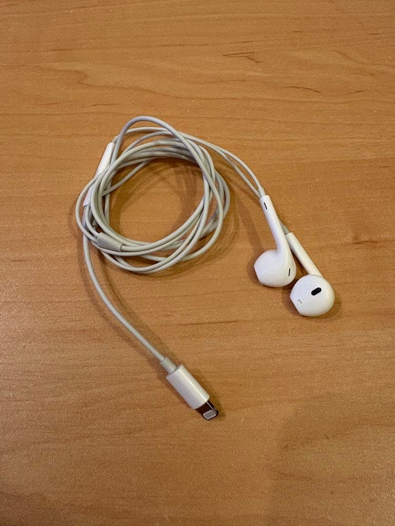 【画面割れ】iPhone SE 第2世代 ホワイト 128GB イヤホン等付