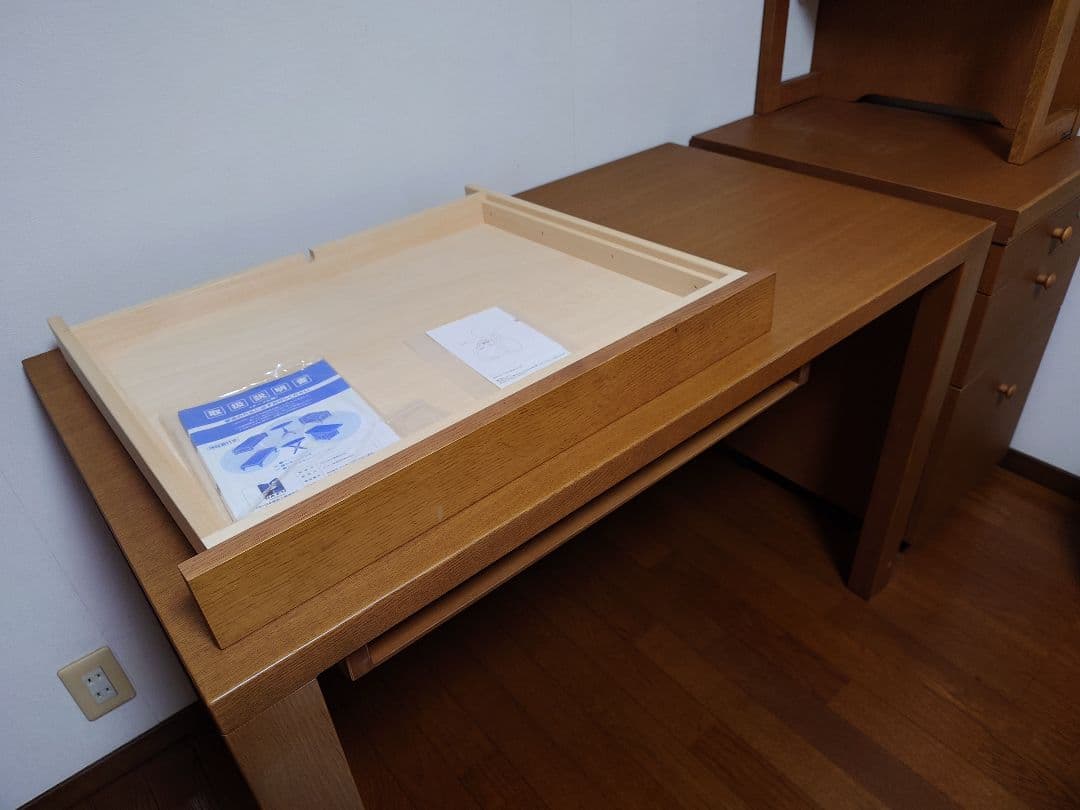 ①〈カリモク〉人気☆ボナシェルタシリーズ　学習机モルトブラウン110