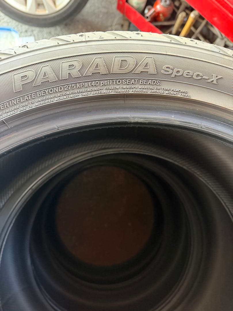 285/40R22 110V ヨコハマ　パラダ　4本