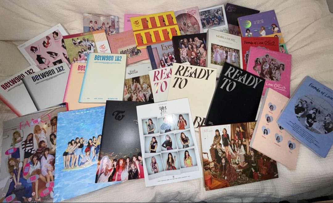 TWICEアルバム30枚セット【付属品付き】