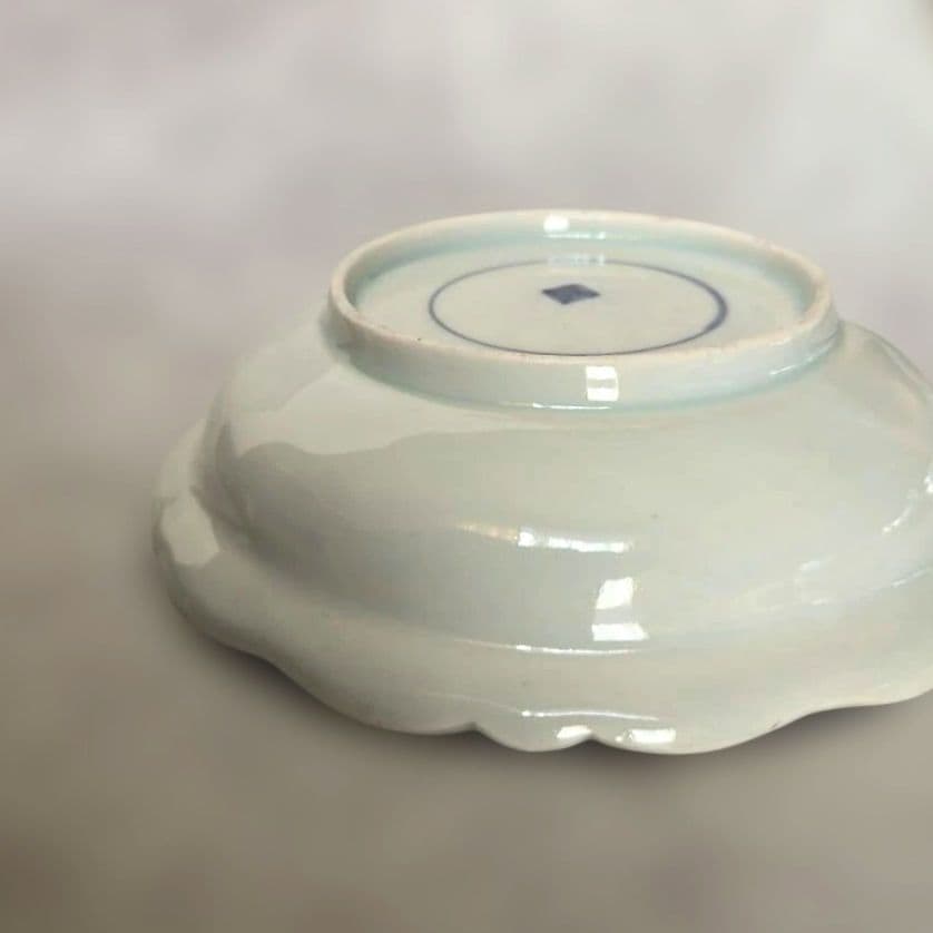 古伊万里　染付　陽刻　深皿　江戸時代　アラベスク　金直し　金継ぎ　骨董　和骨董