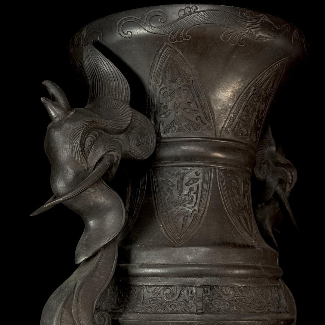 圧巻の名品！ 高岡銅器 古銅象耳花鳥饕餮文特大壺 全高60cm 重量20.6kg