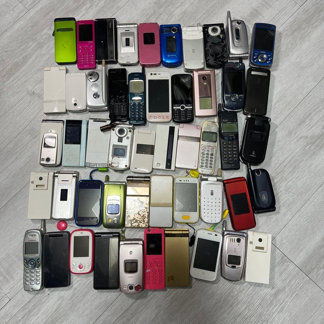 ガラケー　電池・電池カバー無し50台まとめ売り　ジャンク