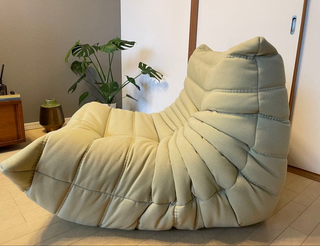 ligne roset トーゴ　ライトグリーンソファ