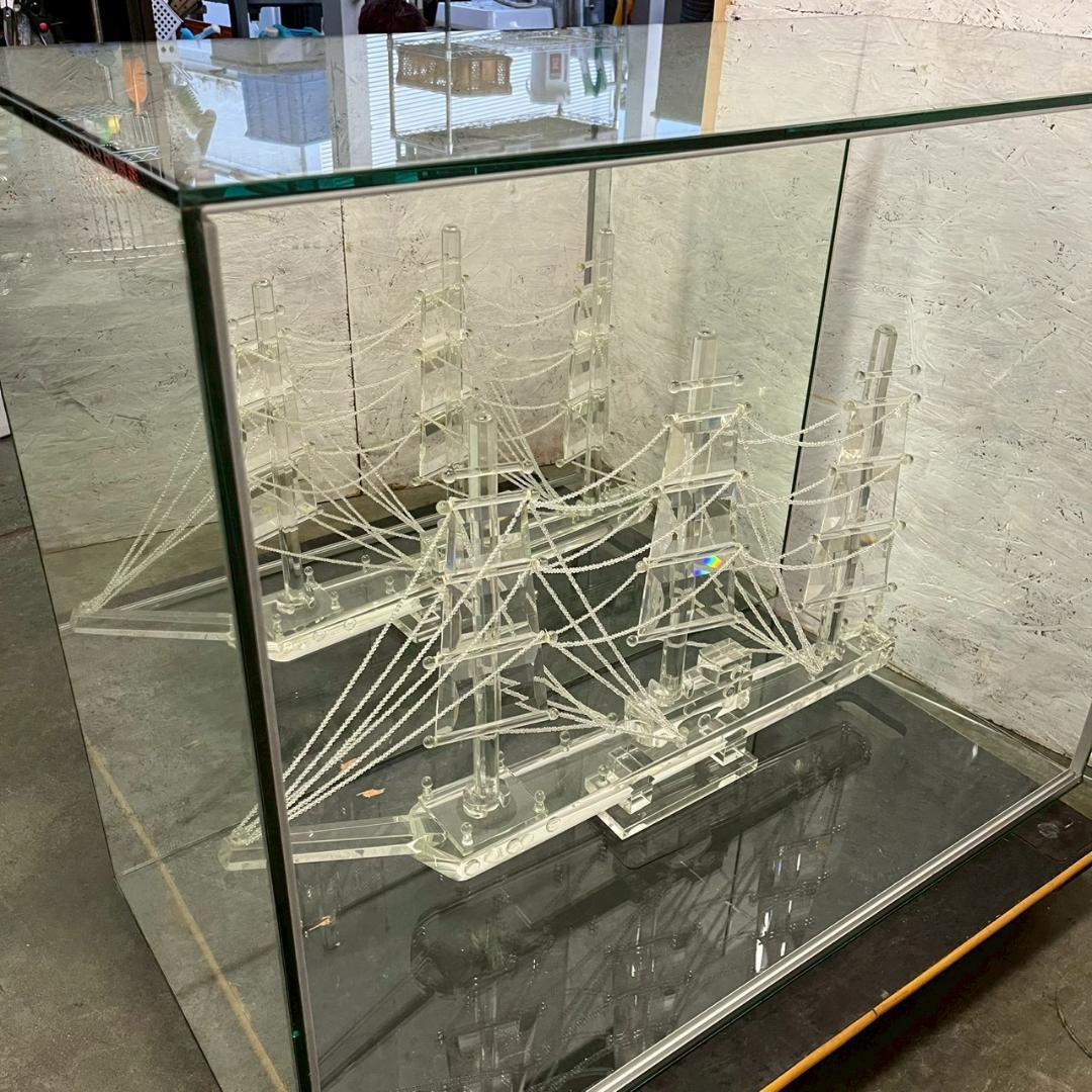 【直接引取限定】 ガラス帆船 ケース付き 置物 模型 オブジェ A1062