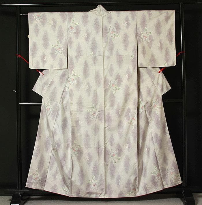 7726■　本場大島紬　泥白染　蝶の舞　経緯絣　７マルキ　未使用