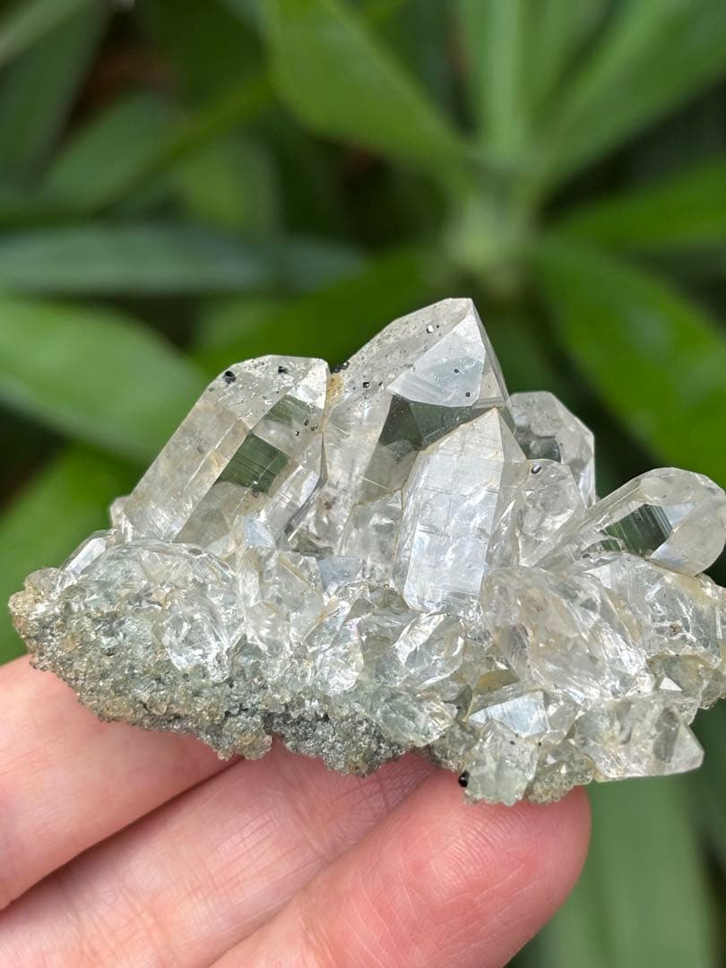 インド　マニハール水晶クラスター　クローライト　アテナース付き　73g ヒマラヤ