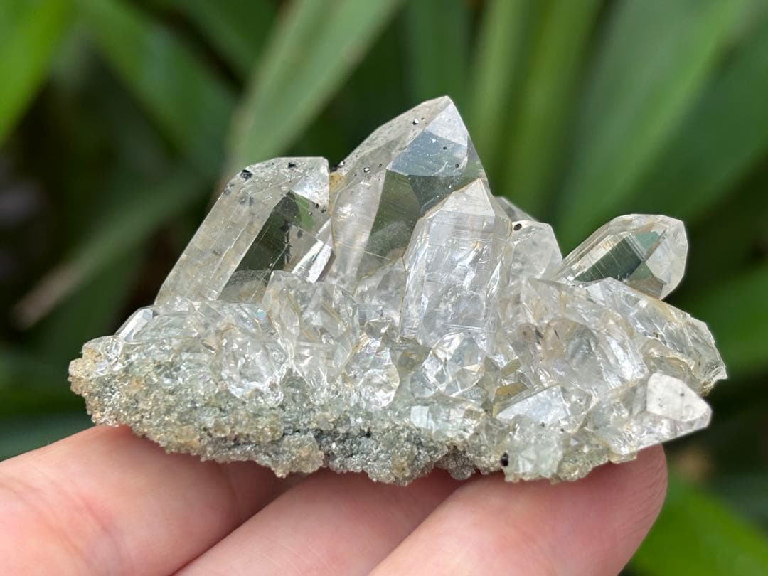 インド　マニハール水晶クラスター　クローライト　アテナース付き　73g ヒマラヤ