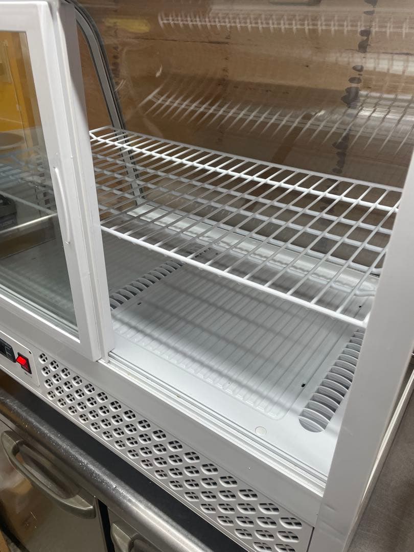 冷蔵　ショーケース ドリンクショーケース　中型 ホワイト　美品　冷蔵庫