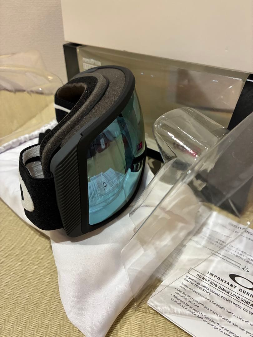 オークリー スノーボードゴーグル　フライトトラッカー 青 ミラー レンズ