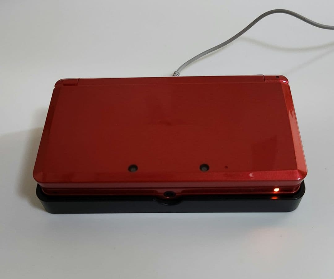 ニンテンドー3DS CTR-001メタリックレッド + アートアカデミ