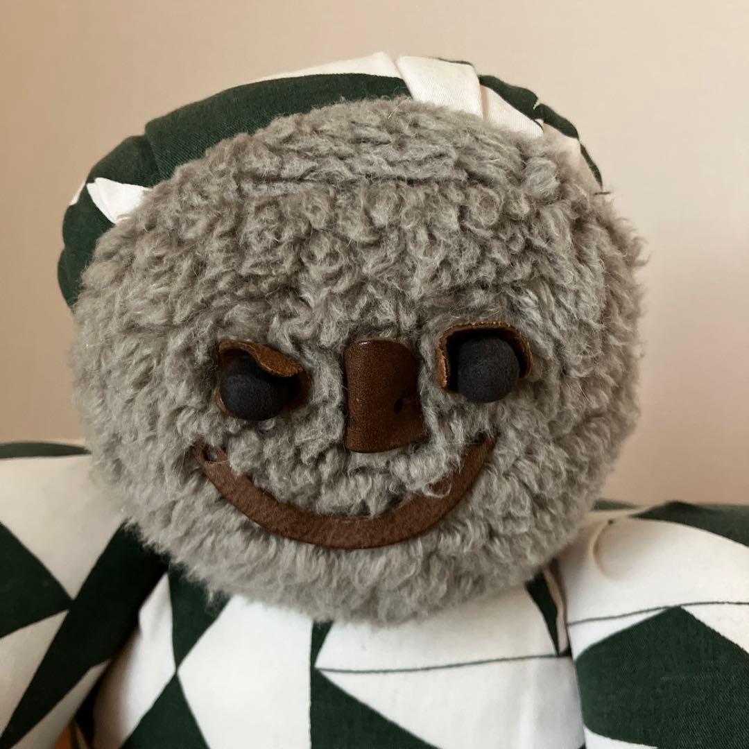 ミナペルホネン minaperhonen ぬいぐるみ オノメカマン　ナマケモノ