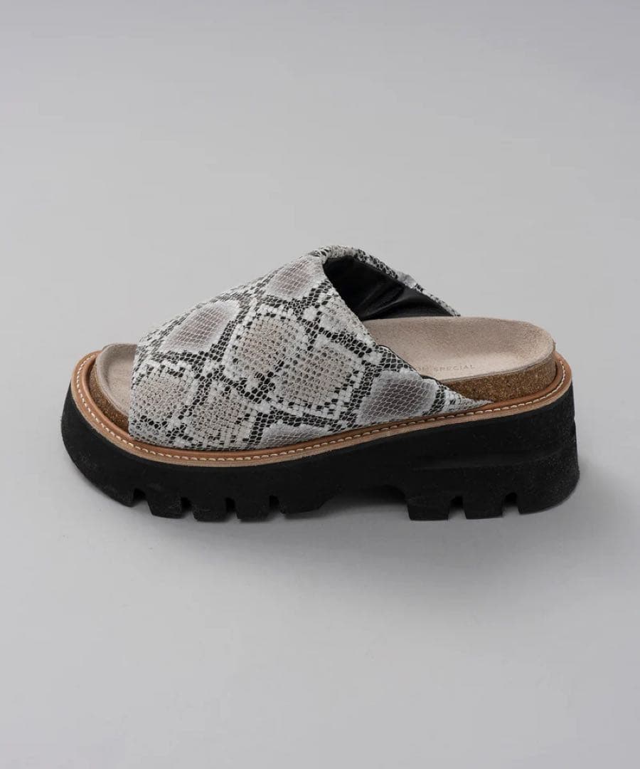 MAISON SPECIAL サンダル