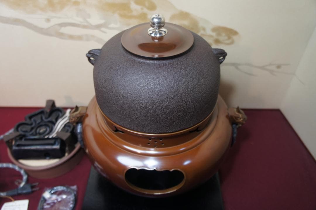 ☆美品 在銘 南鐐(銀)摘み真形釜添え 唐銅鬼面風炉 500W 電熱器送料込み
