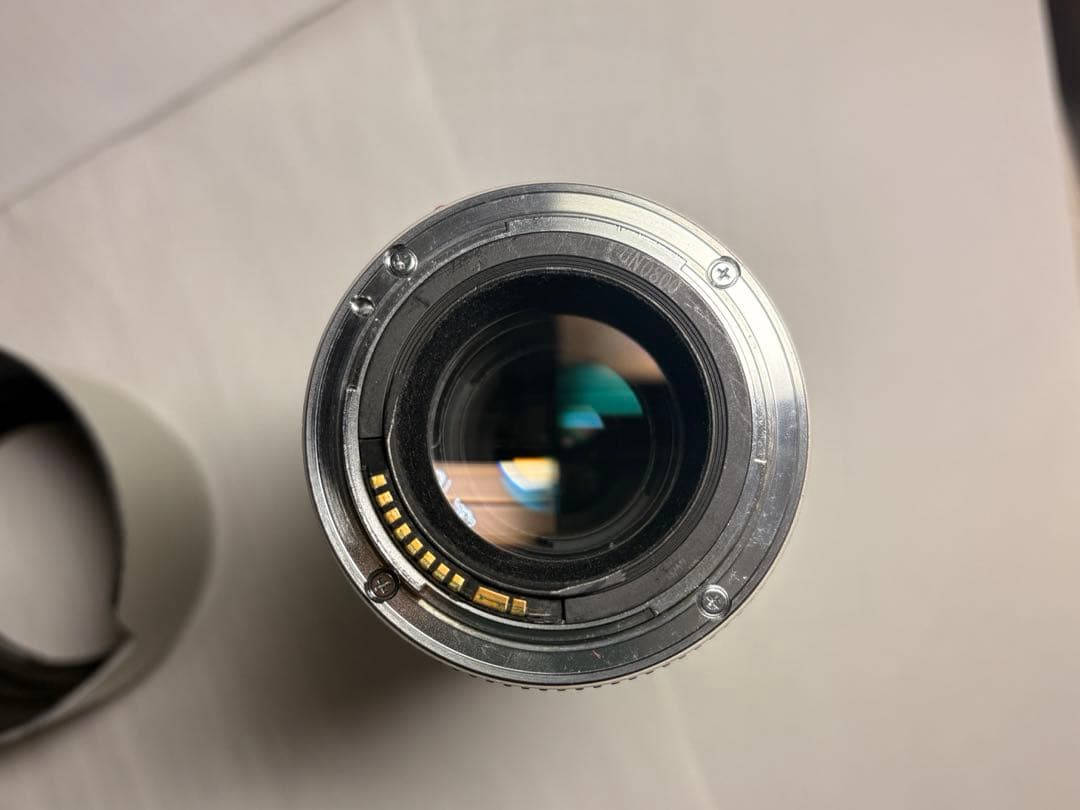 キャノン70-200mm f4　ズームレンズ白です！