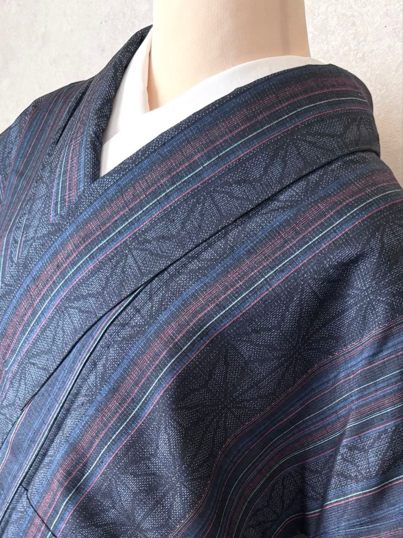 a19 美品 縞に麻の葉模様織り出し 正絹 手織り紬 裄67