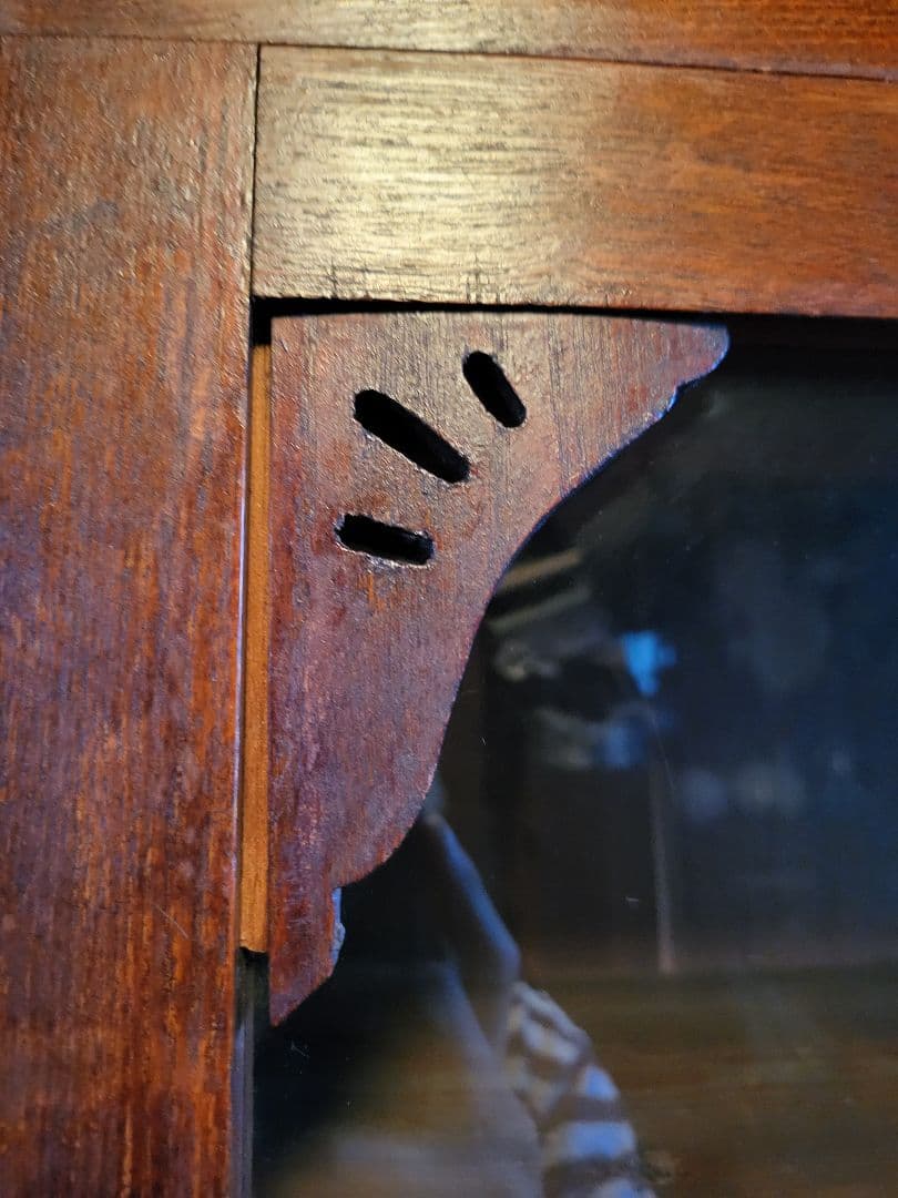 本棚　飾り棚　食器棚　収納棚　引き出し 2杯　ゆらゆらガラス　古家具