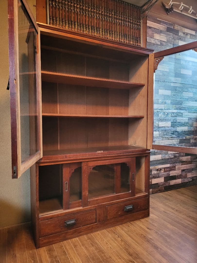 本棚　飾り棚　食器棚　収納棚　引き出し 2杯　ゆらゆらガラス　古家具