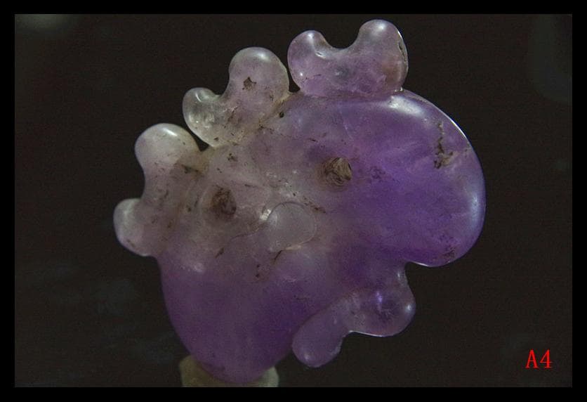 【A4】古墳期　表面風化濃ゆい紫水晶製　6.4CM異状獣形勾玉　縄文時代出土石器