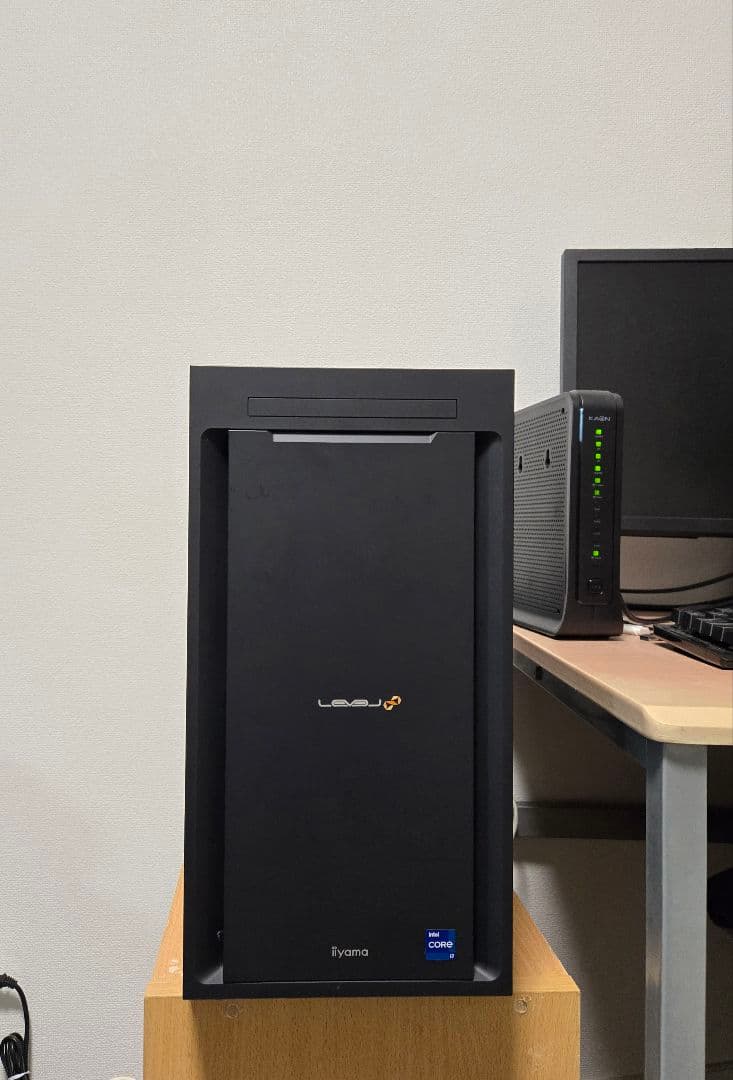 LEVEL ∞ ゲーミングPC i7 13700F RTX4060Ti