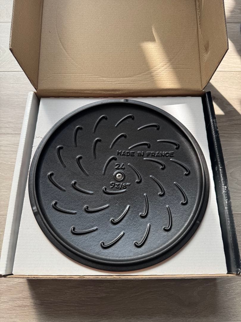 staub ブレイザー　ソテーパン 24cm チェリー