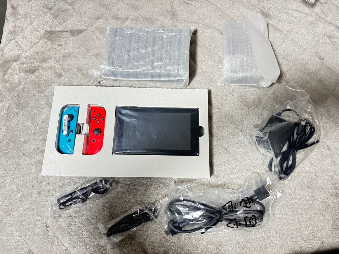 【極美品】Nintendo Switch 本体