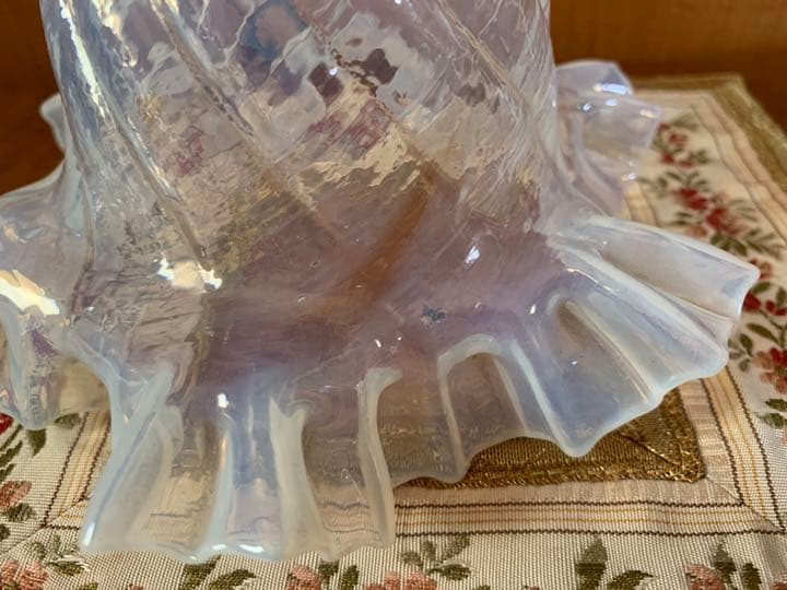 アンティーク　オパールセント　ガラスランプシェード