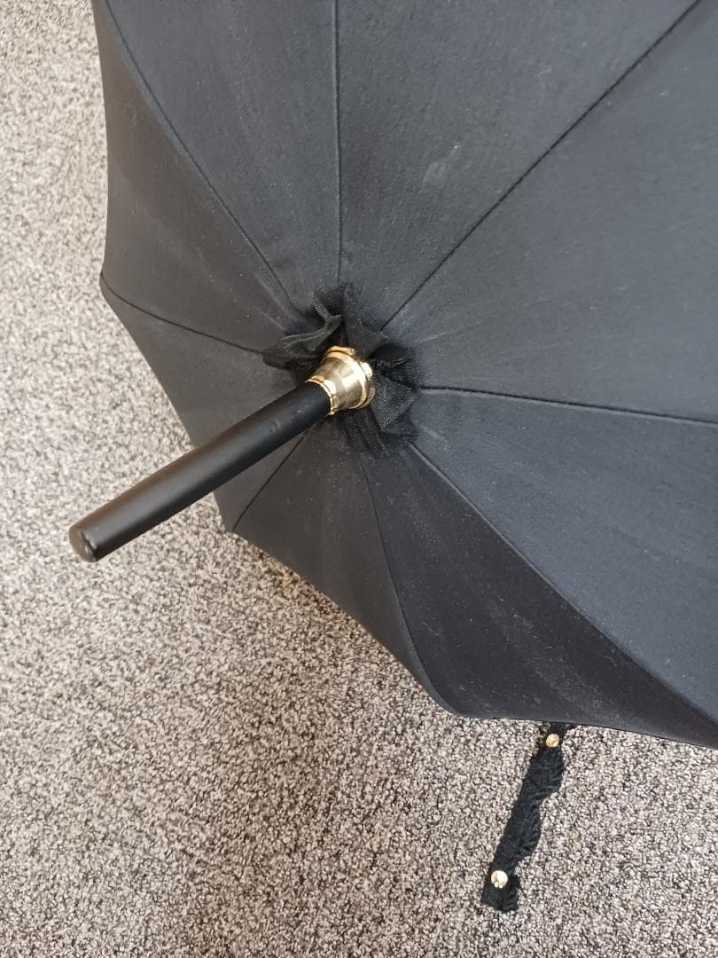 フランス製　レース黒長日傘 タッセル付き　未使用