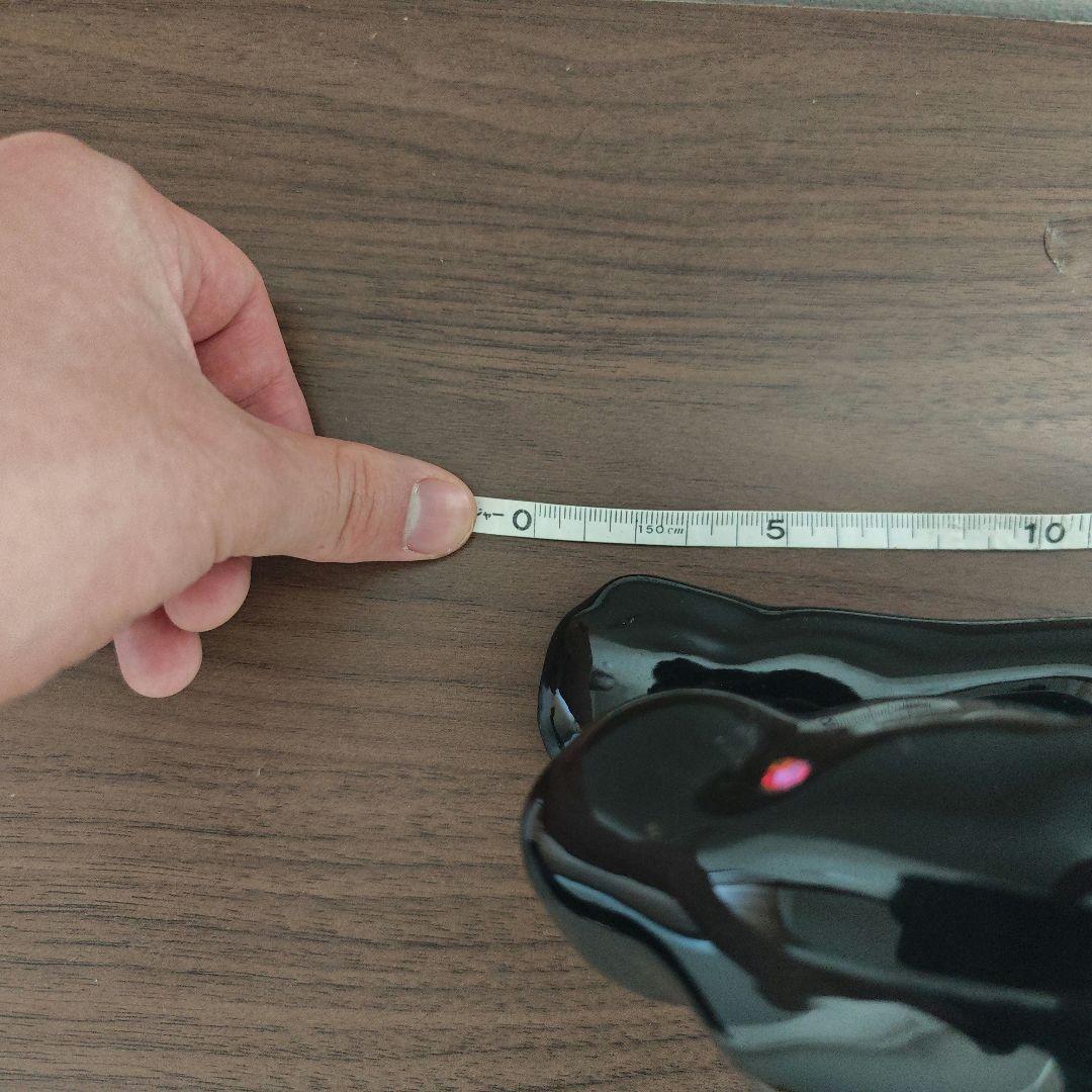 ブラックパンサーの陶器置物