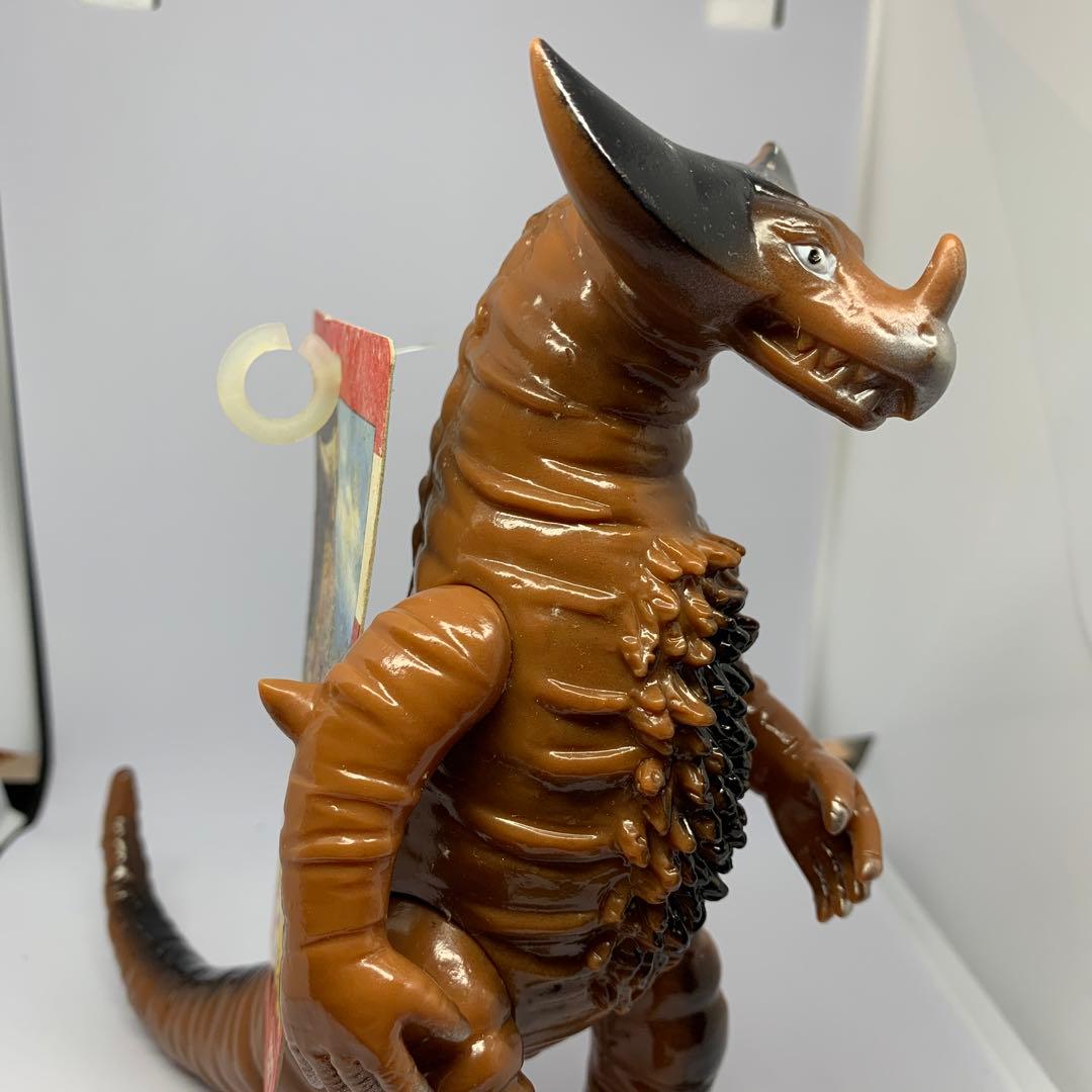 ウルタラマンゴモラ