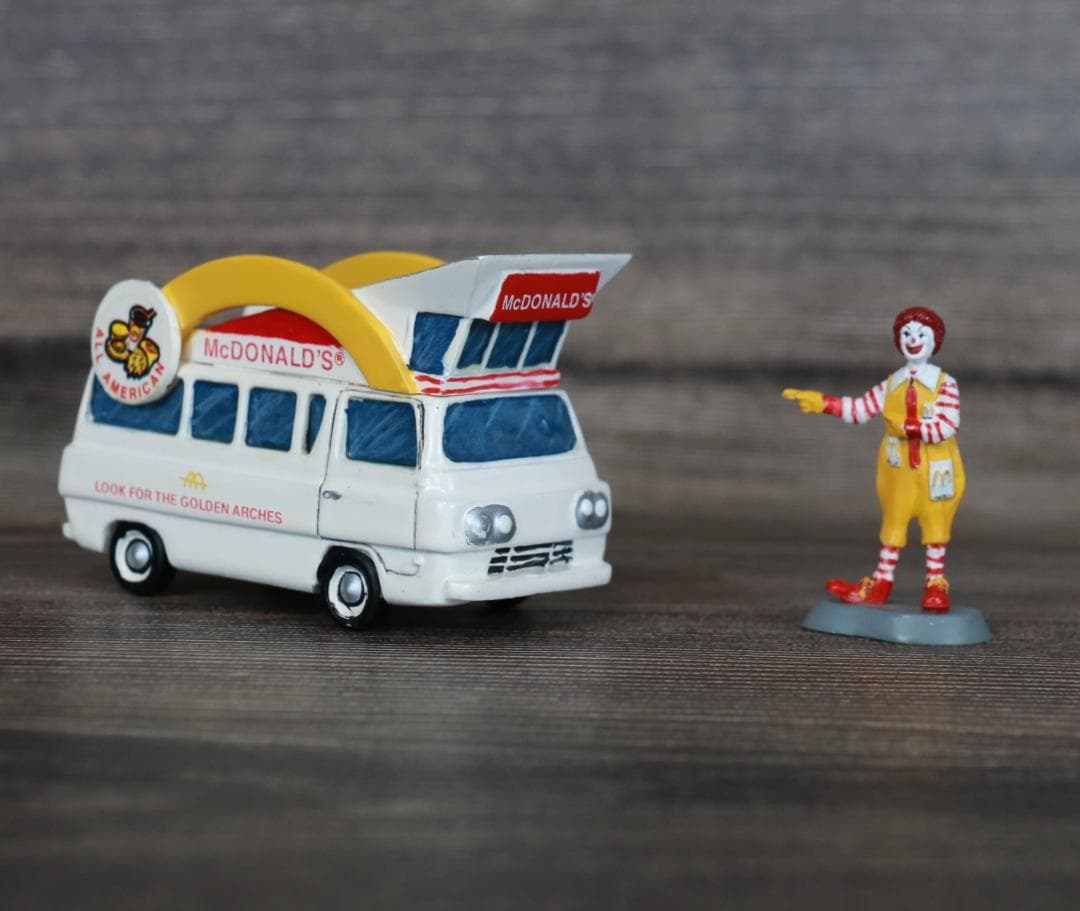 【ヴィンテージ】マクドナルド　アンティーク雑貨 ロナルドとマクドナルドのバン