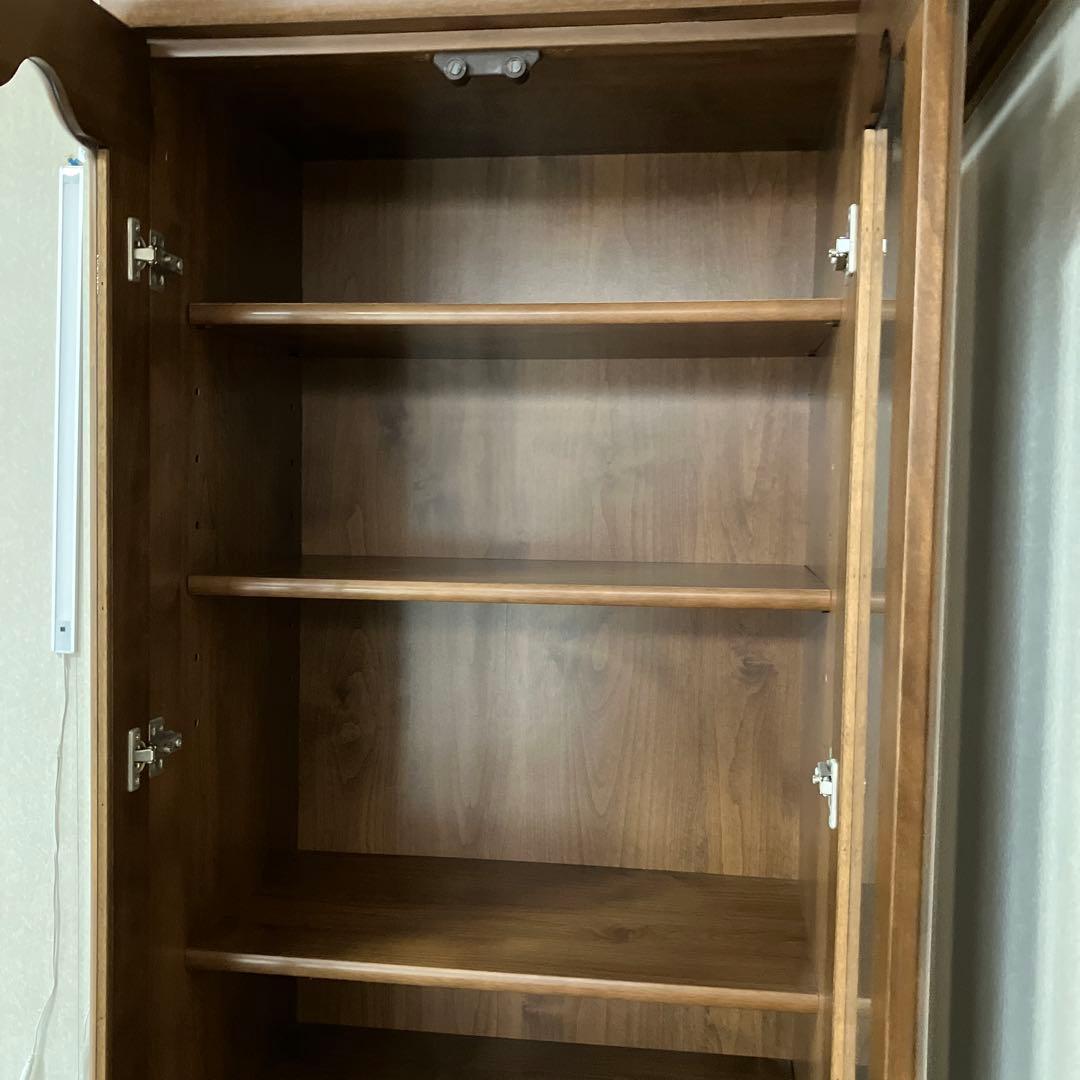 木製ブラウンガラスキャビネット