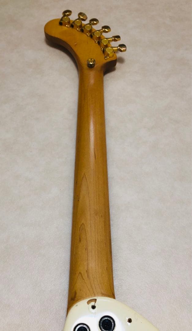 ZO-3C ホワイト アンプ内蔵ミニギター ヘッドフォン端子付き！！