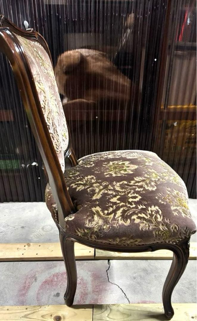 N2277 カリモク　ドマーニ　金華山　ルイ15世　鋲打ち　ダイニングチェア