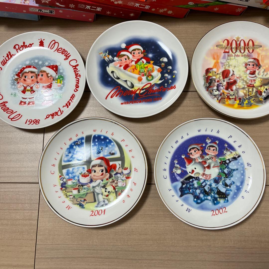 不二家ペコちゃんクリスマスお皿　２２枚セットまとめ売り