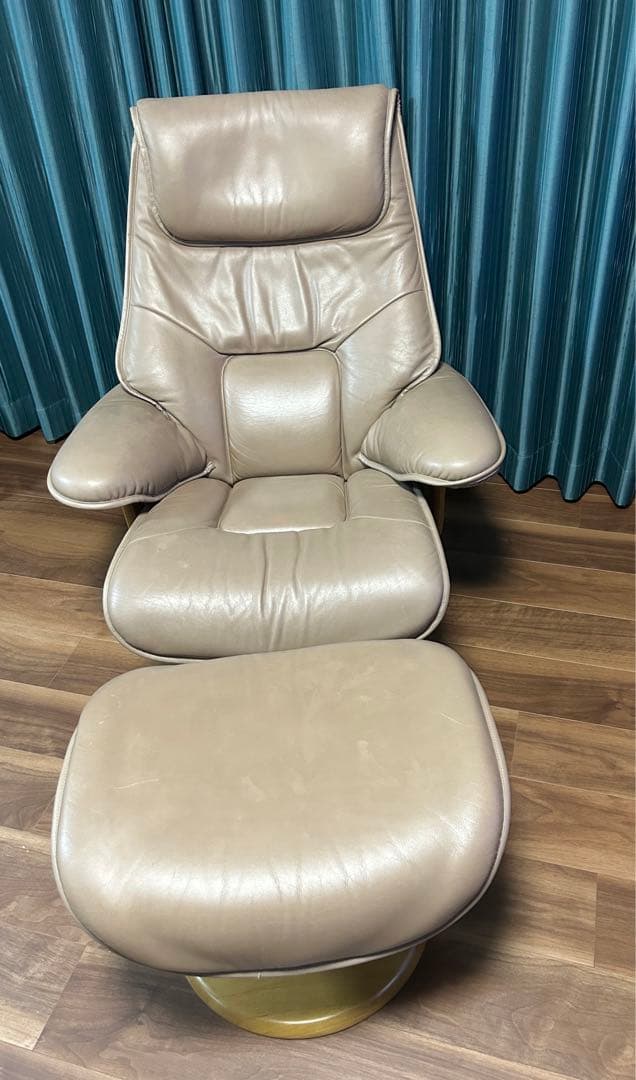 カリモク.リクライニングチェアー